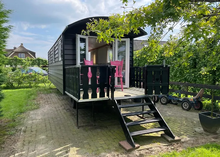 Holiday home Pipowagen Mamaloe