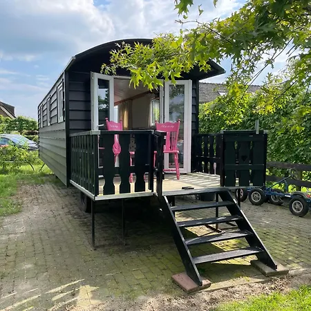 Bed & Breakfast Pipowagen Mamaloe